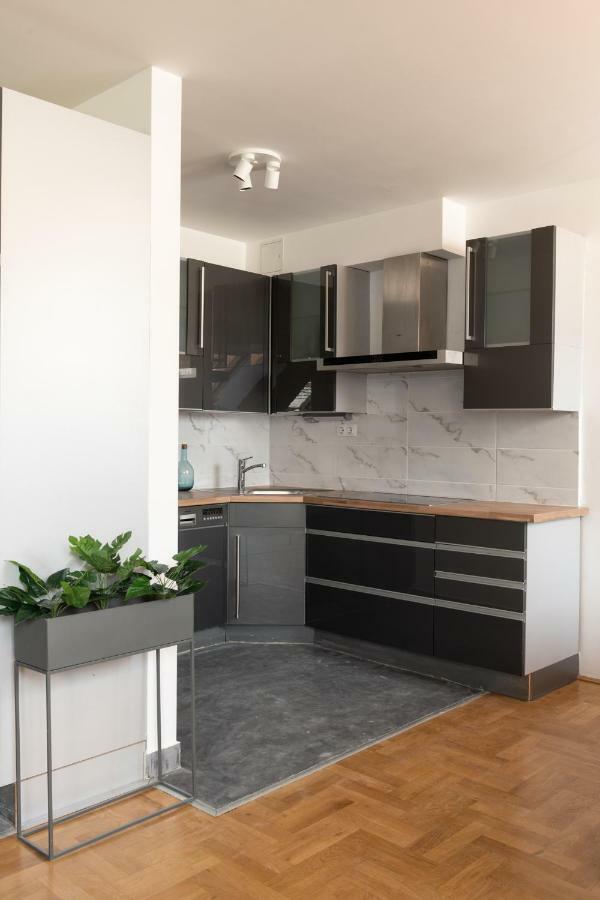 Gozsdu Design Apartment Budapest Bagian luar foto