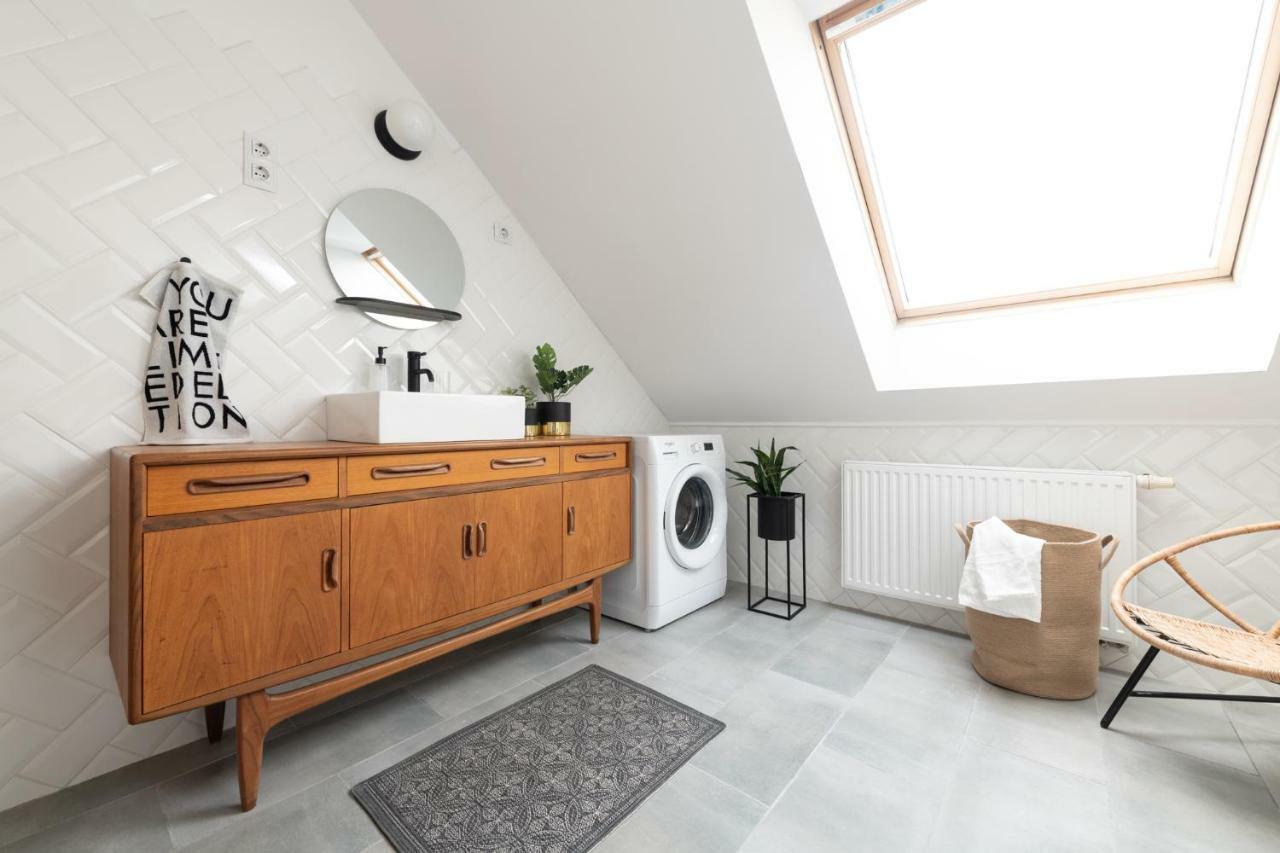 Gozsdu Design Apartment Budapest Bagian luar foto